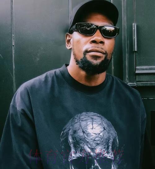 国王官方恶搞杜兰特赢球拍灯视频:杜兰特帮我们点亮光束 国王官方恶搞杜兰特赢球拍灯视频:杜兰特帮我们点亮光束