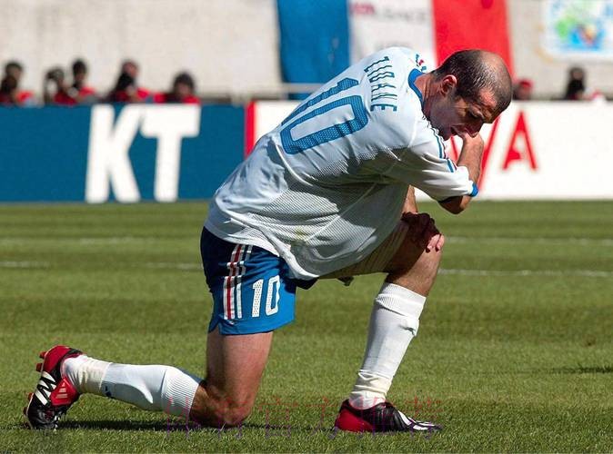 法国队医:巴黎队医一点也不专业,负责人就是一个诊所的主任 法国队医:巴黎队医一点也不专业,负责人就是一个诊所的主任