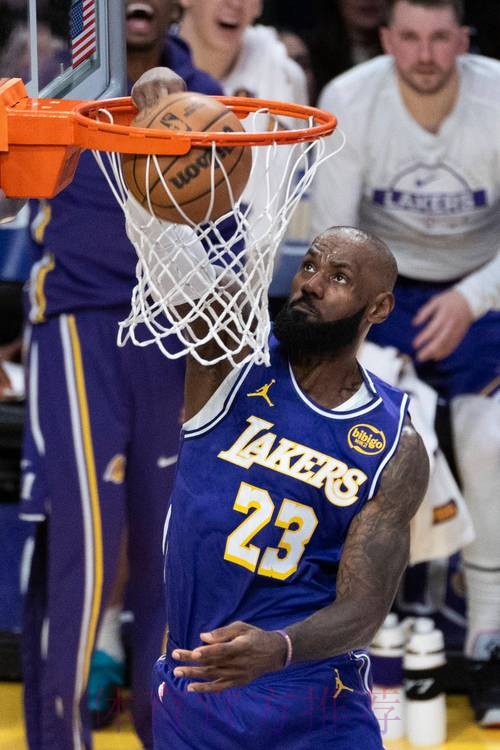 常规赛1月10日:雄鹿VS湖人 詹姆斯集锦 常规赛1月10日:雄鹿VS湖人 詹姆斯集锦