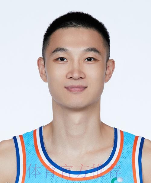 考虑买断?曝朱旭航或离开新疆男篮,拿着大合同两年没打球 考虑买断?曝朱旭航或离开新疆男篮,拿着大合同两年没打球