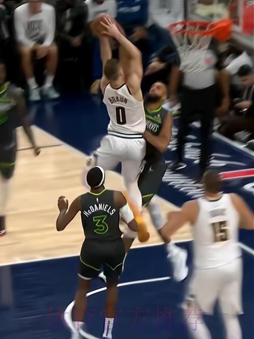 阿丘瓦暴力隔扣领衔1月7日NBA十佳球 阿丘瓦暴力隔扣领衔1月7日NBA十佳球