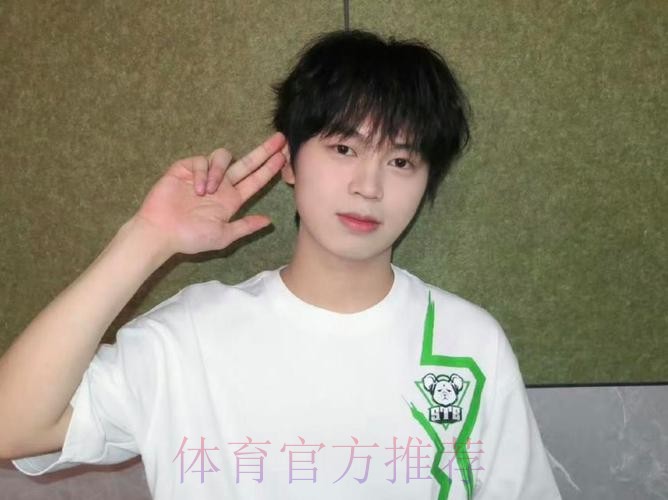 STE梦杨发文:没退役,休息一个赛季,大家多给STE和WBG加油 STE梦杨发文:没退役,休息一个赛季,大家多给STE和WBG加油